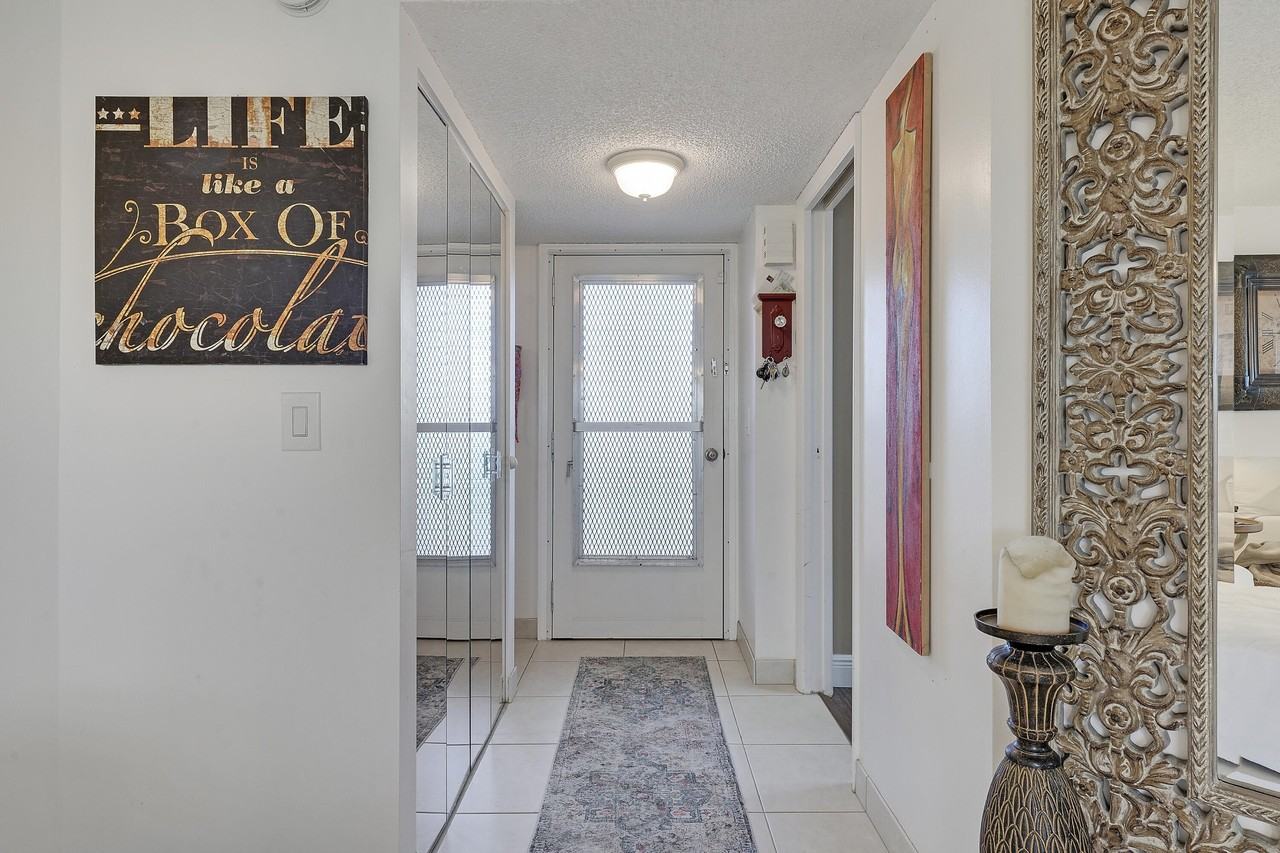 3755 Via Poinciana - Photo 5 of 11