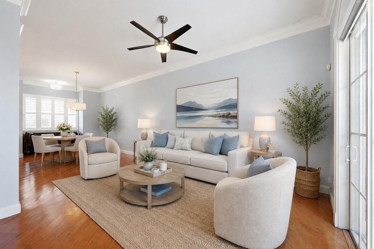 542 Ne 7th Ave #2 - Photo 3 of 44