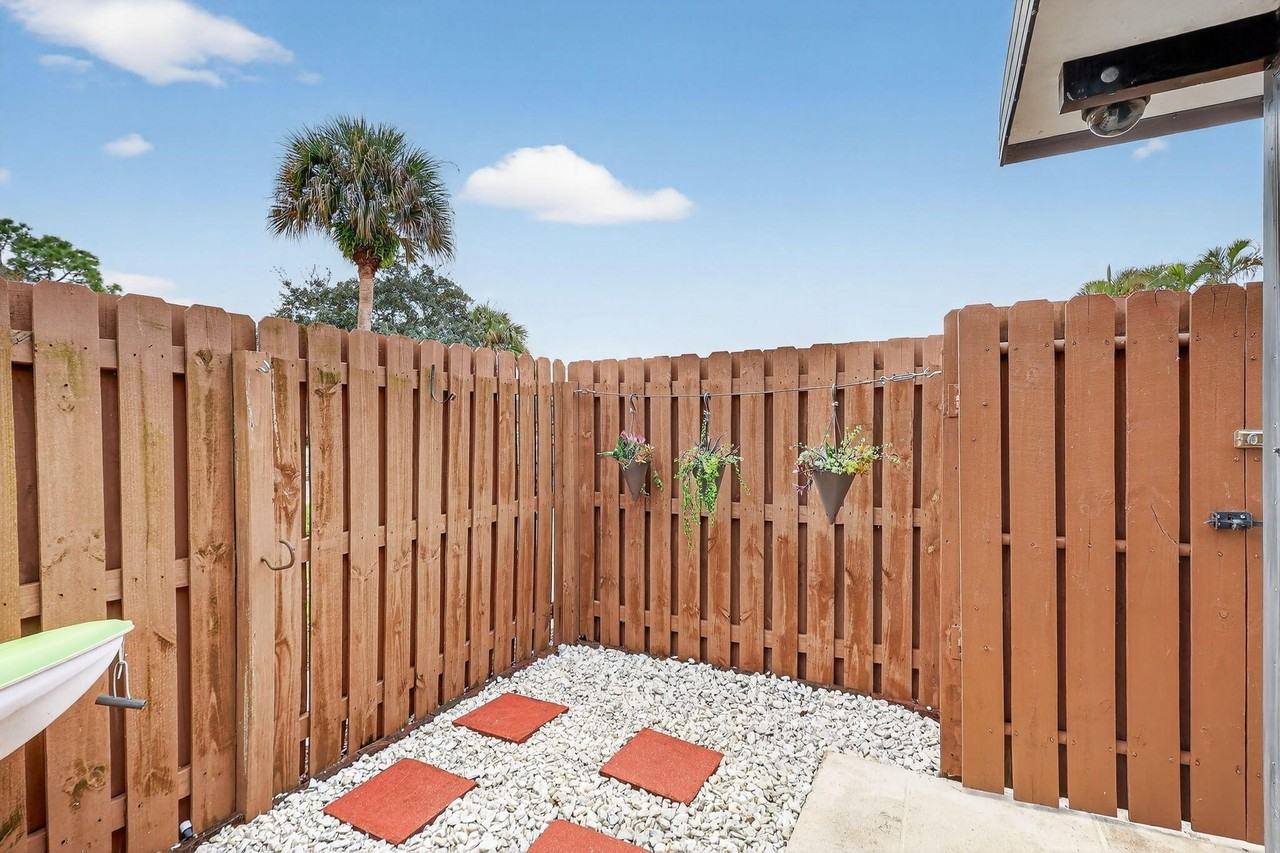 5612 Se Riverboat Dr #104 - Photo 5 of 34