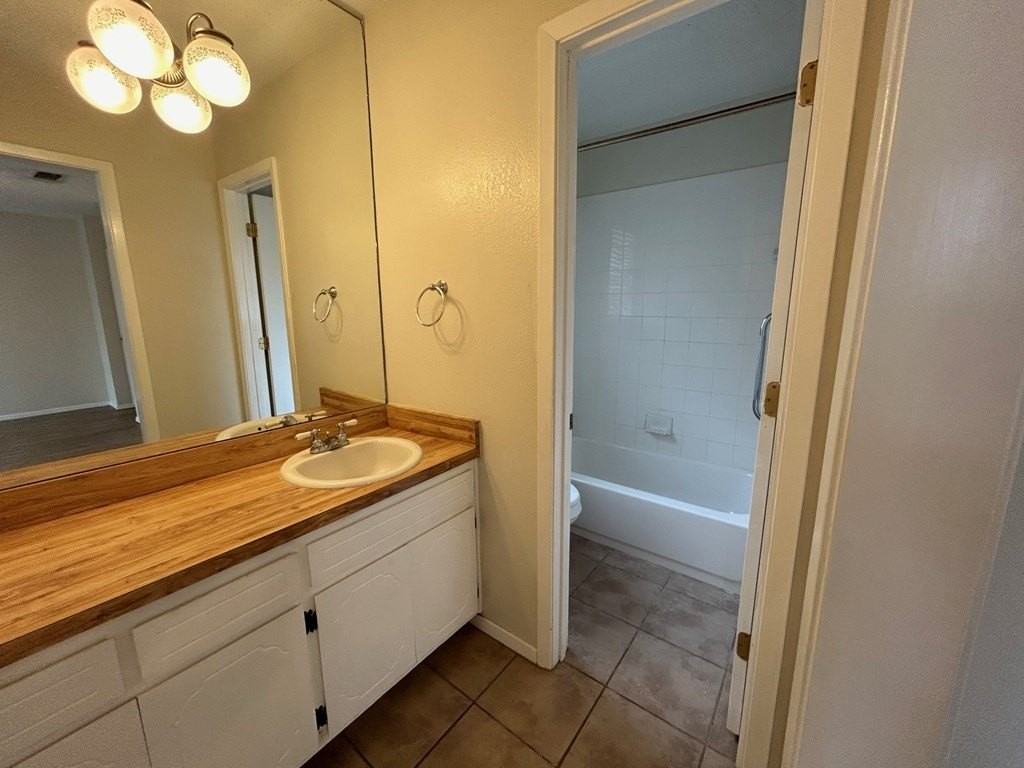 1650 Parkview Dr - Photo 6 of 10