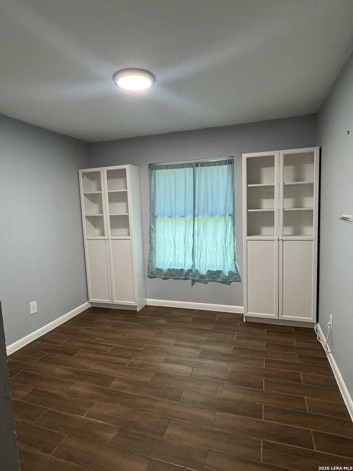 601 Mockingbird Ln - Photo 3 of 11