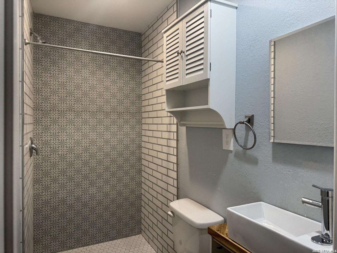 601 Mockingbird Ln - Photo 4 of 11