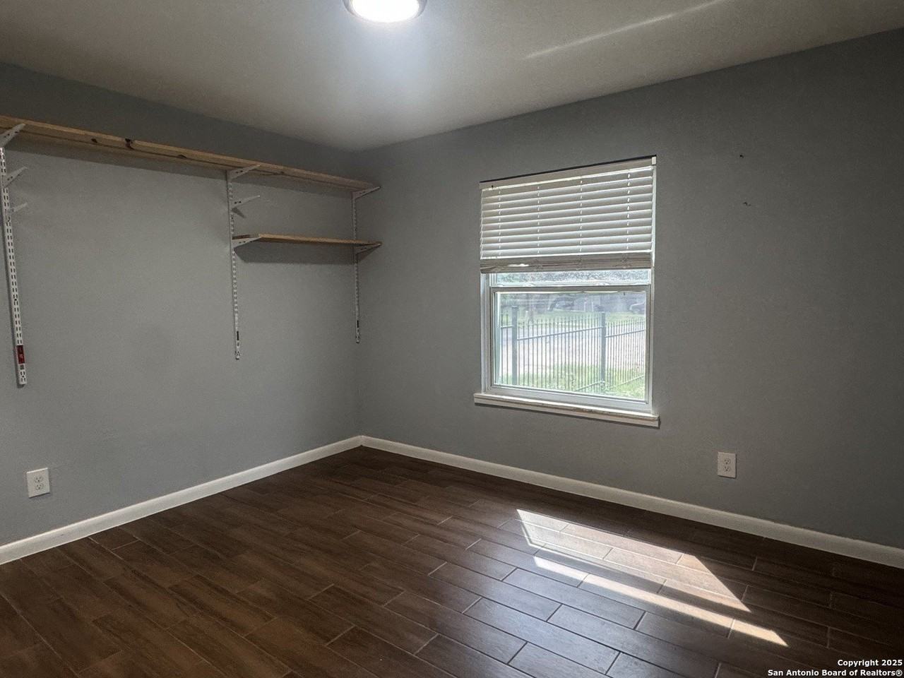 601 Mockingbird Ln - Photo 6 of 11