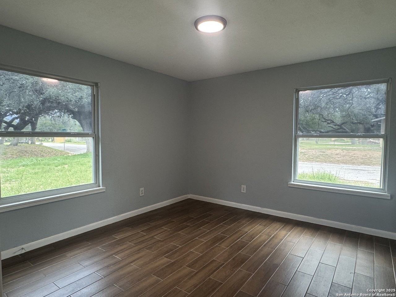 601 Mockingbird Ln - Photo 7 of 11
