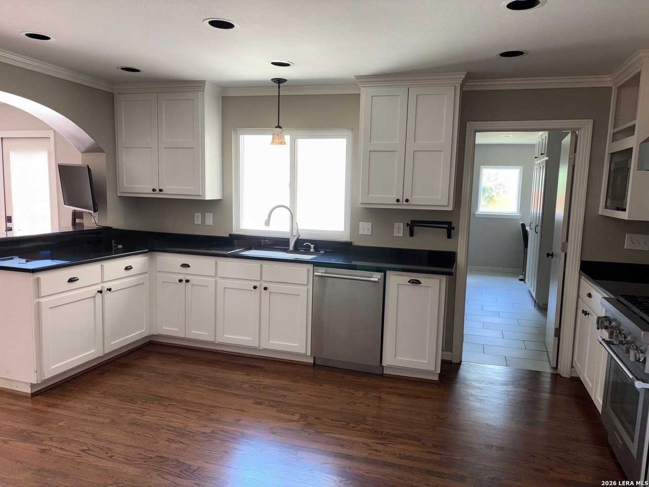 737 Morningside Dr - Photo 7 of 31