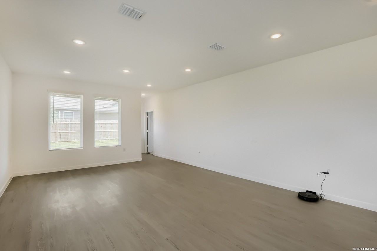1427 Althea Bnd - Photo 4 of 14