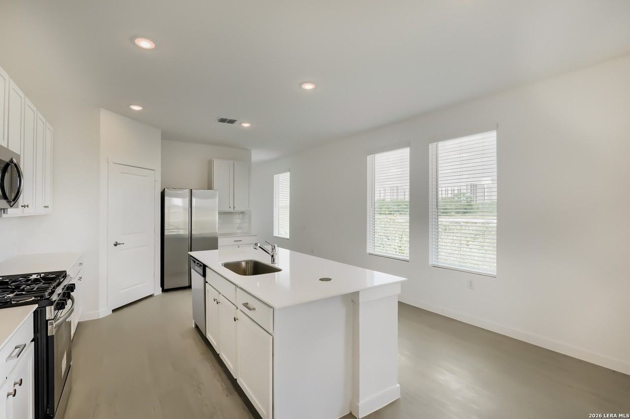 1427 Althea Bnd - Photo 7 of 14