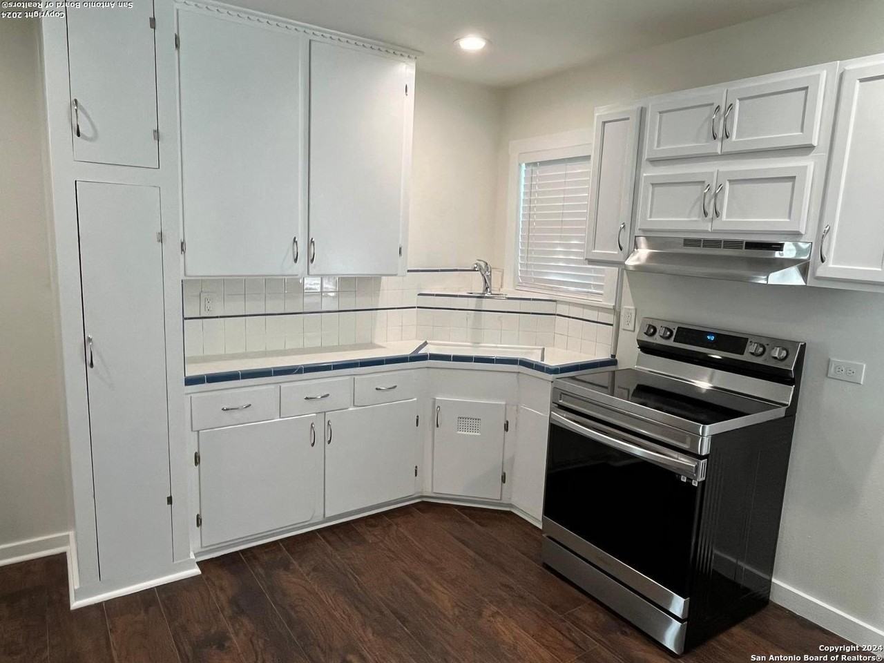 925 Donaldson Ave - Photo 7 of 9
