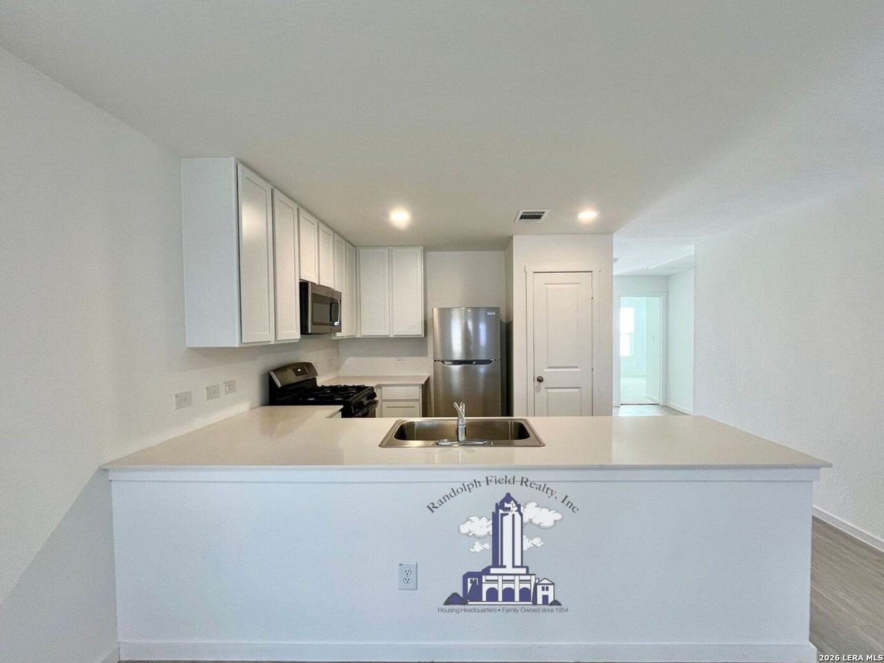 12931 Kathleen St - Photo 5 of 17
