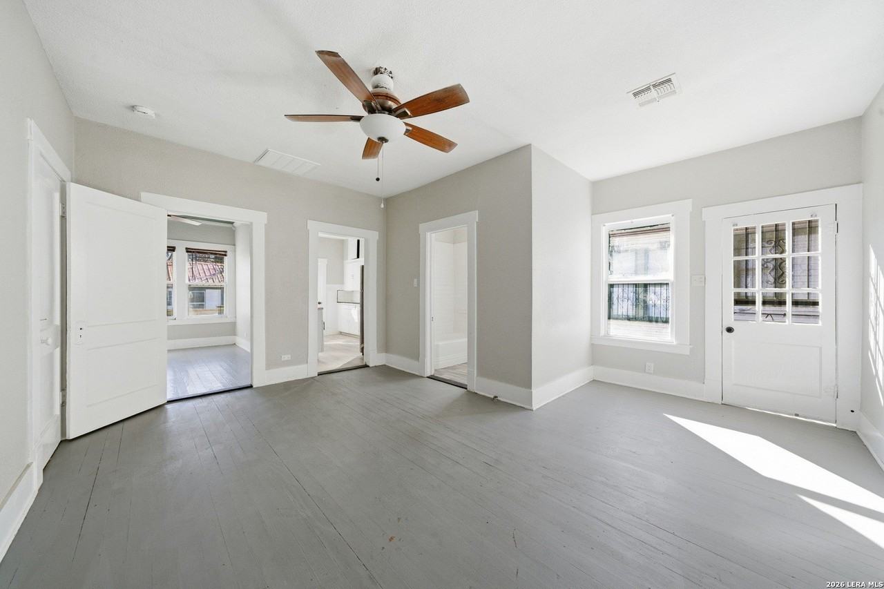 122 Biering Ave #2 - Photo 3 of 8