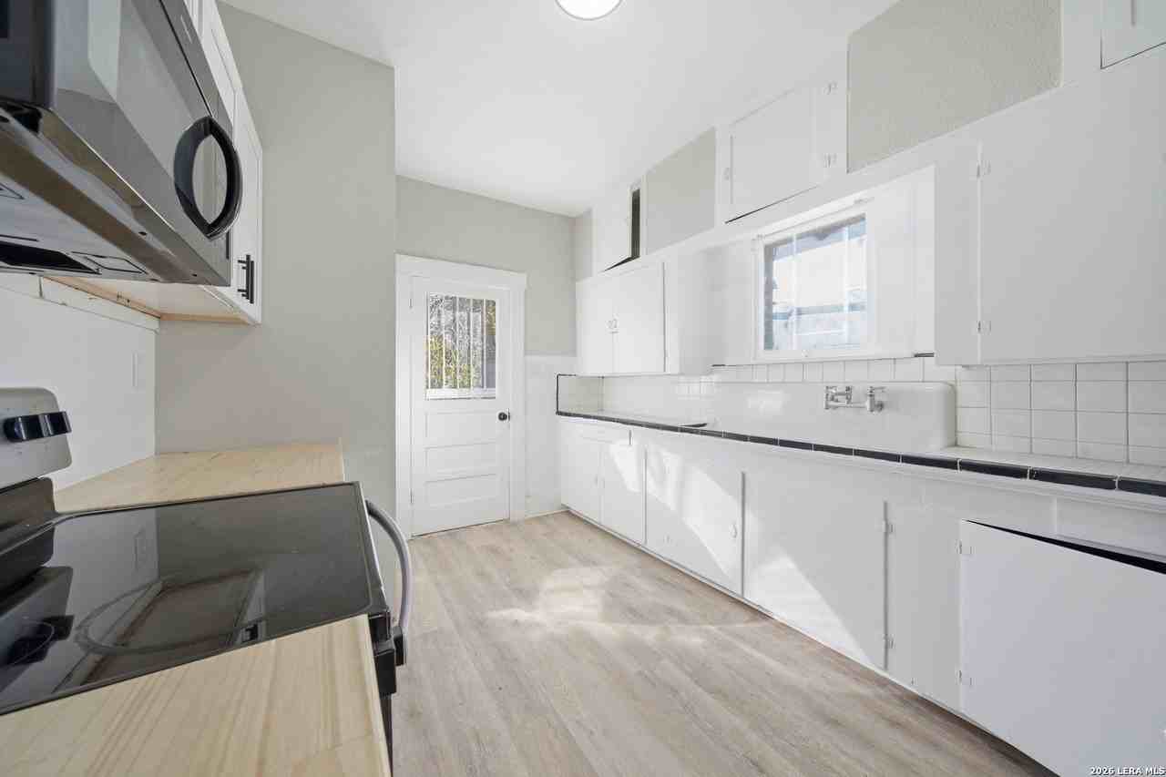 122 Biering Ave #2 - Photo 5 of 8