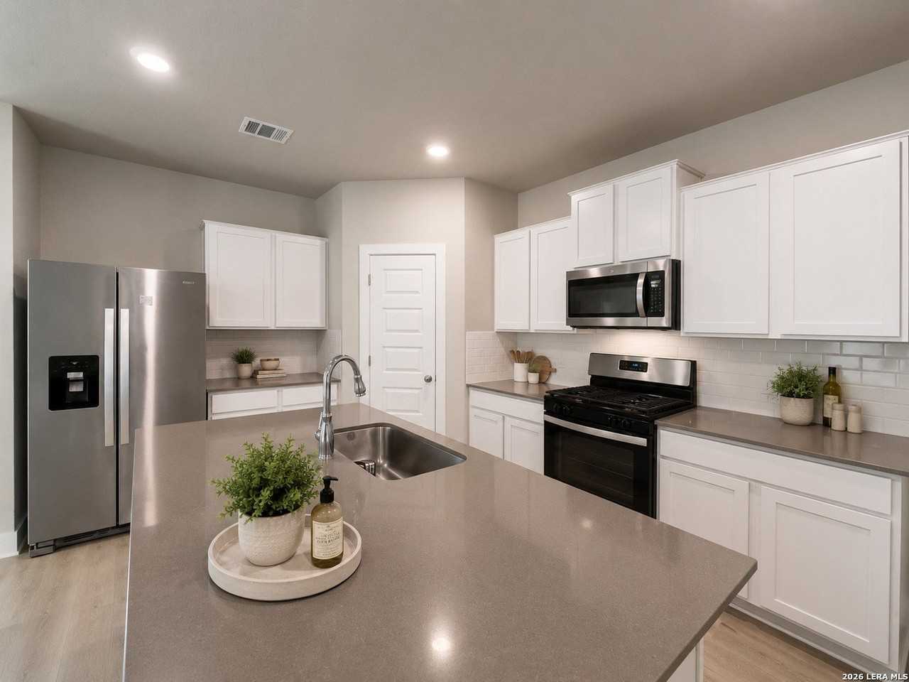 20832 Rindle Ln - Photo 4 of 50