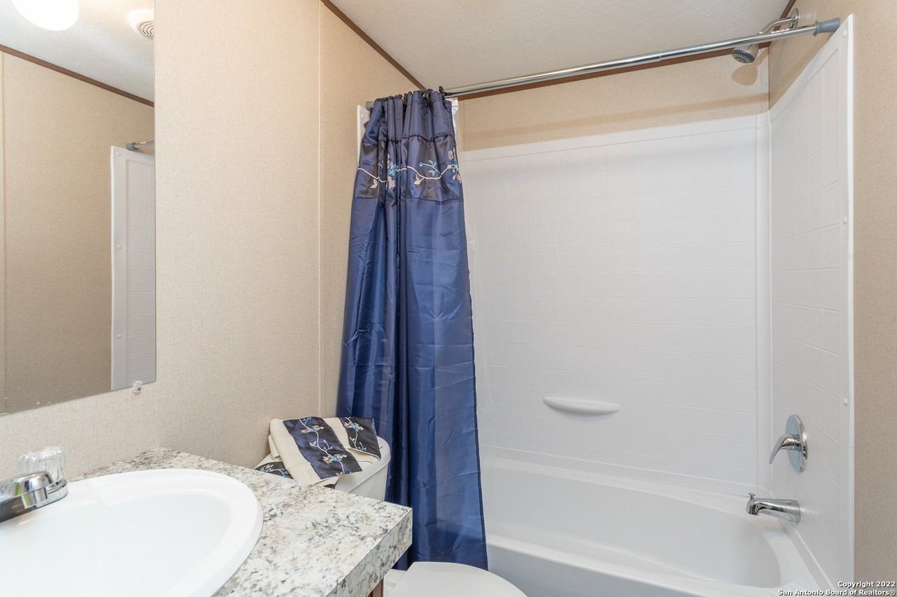 2204 Avenue K - Photo 5 of 10