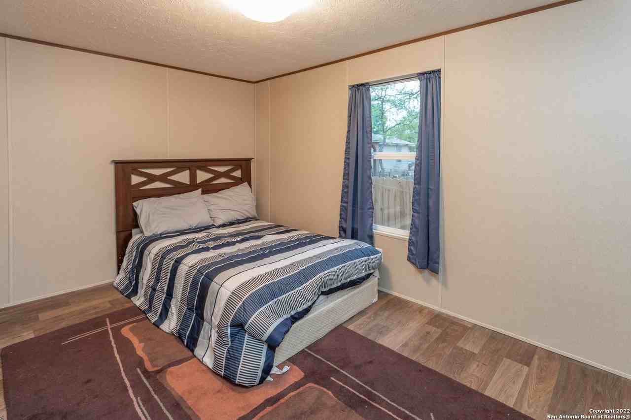 2204 Avenue K - Photo 6 of 10