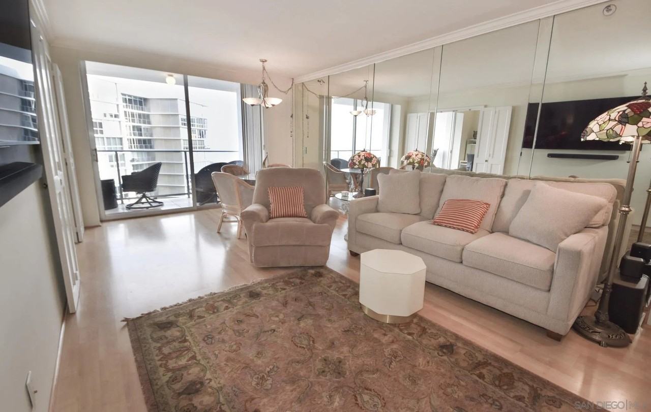 1810 Avenida Del Mundo #1201 - Photo 3 of 22