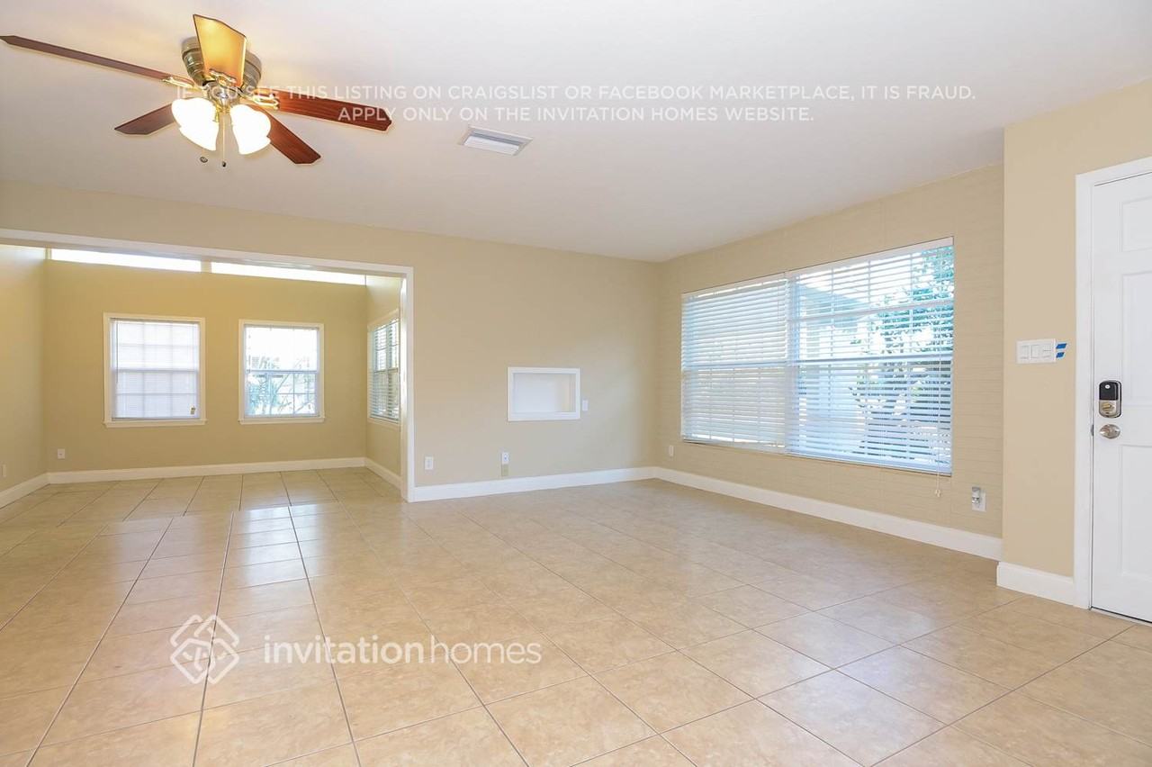 3701 Schwalbe Dr - Photo 4 of 41