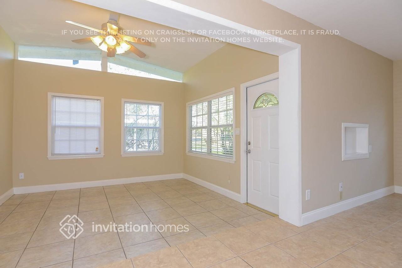 3701 Schwalbe Dr - Photo 5 of 41