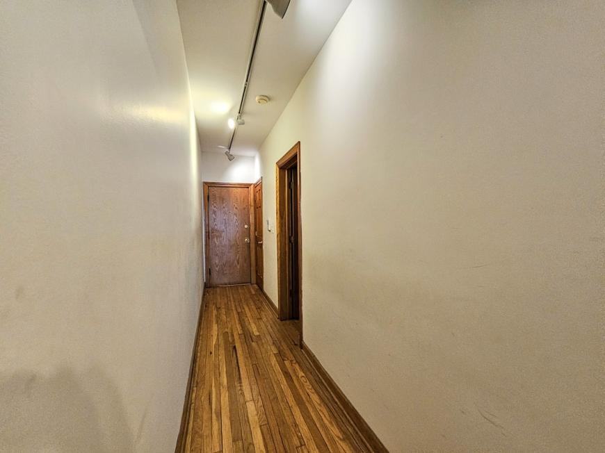703 W Cornelia Ave - Photo 3 of 10