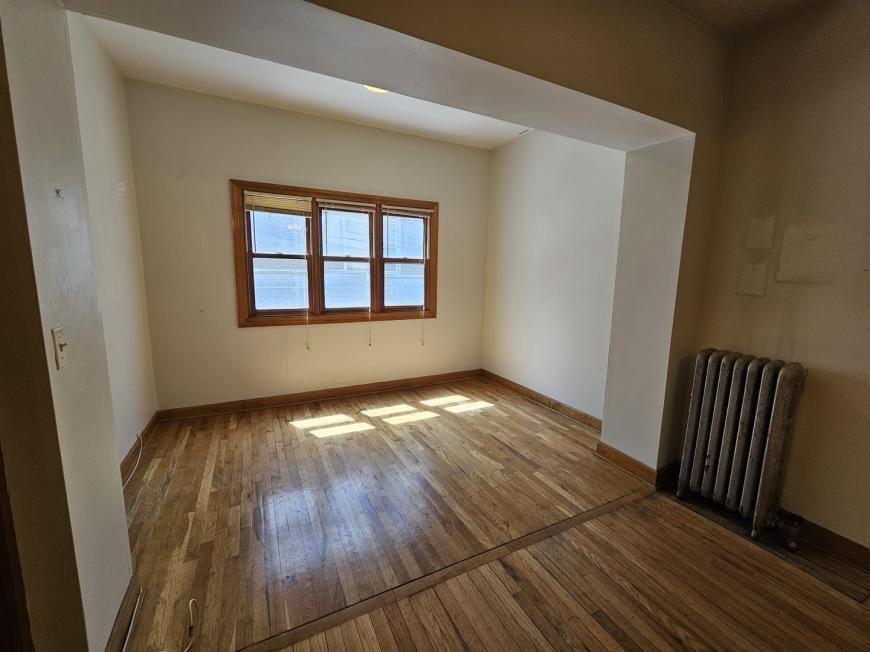 703 W Cornelia Ave - Photo 5 of 10