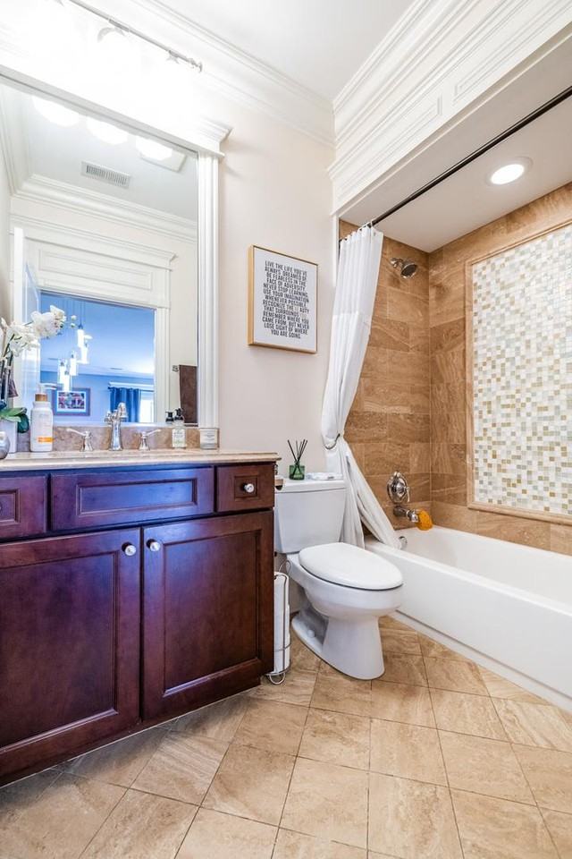 2540 W Diversey Ave - Photo 3 of 10