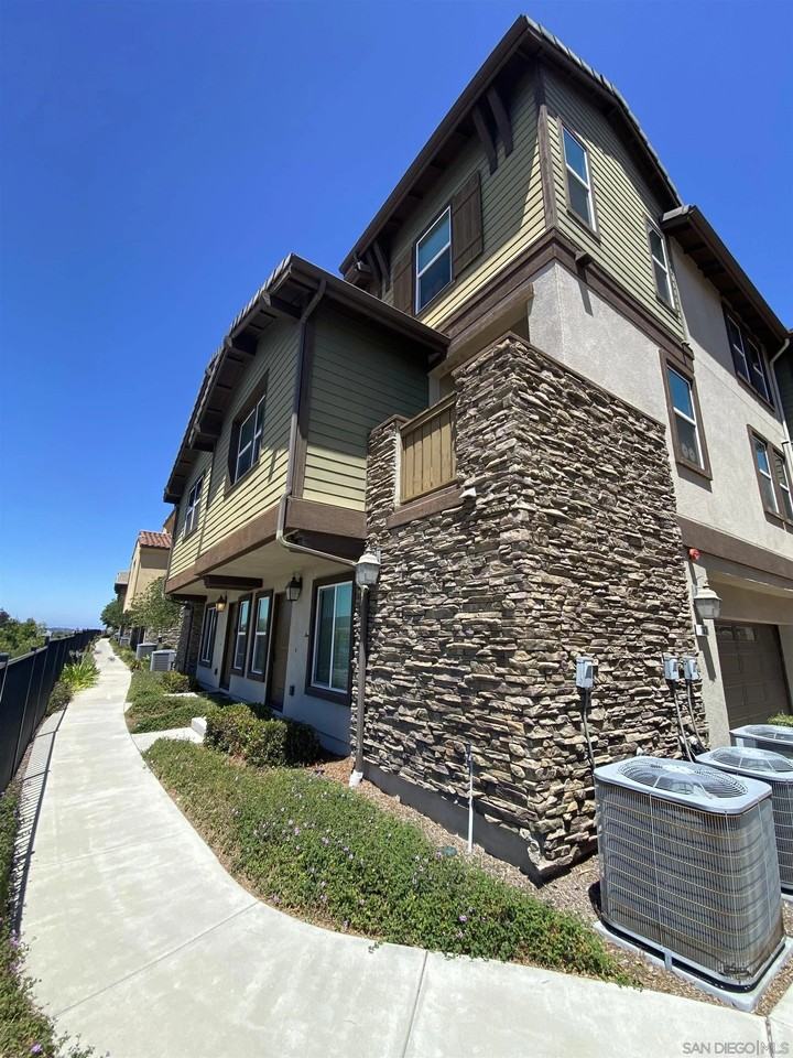 363 Mission Villas Rd - Photo 2 of 24