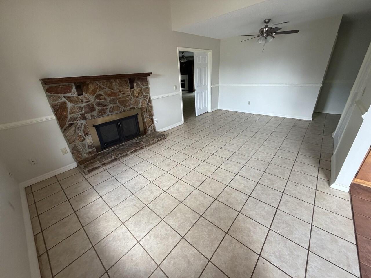 5830 Lost Creek Dr - Photo 6 of 17