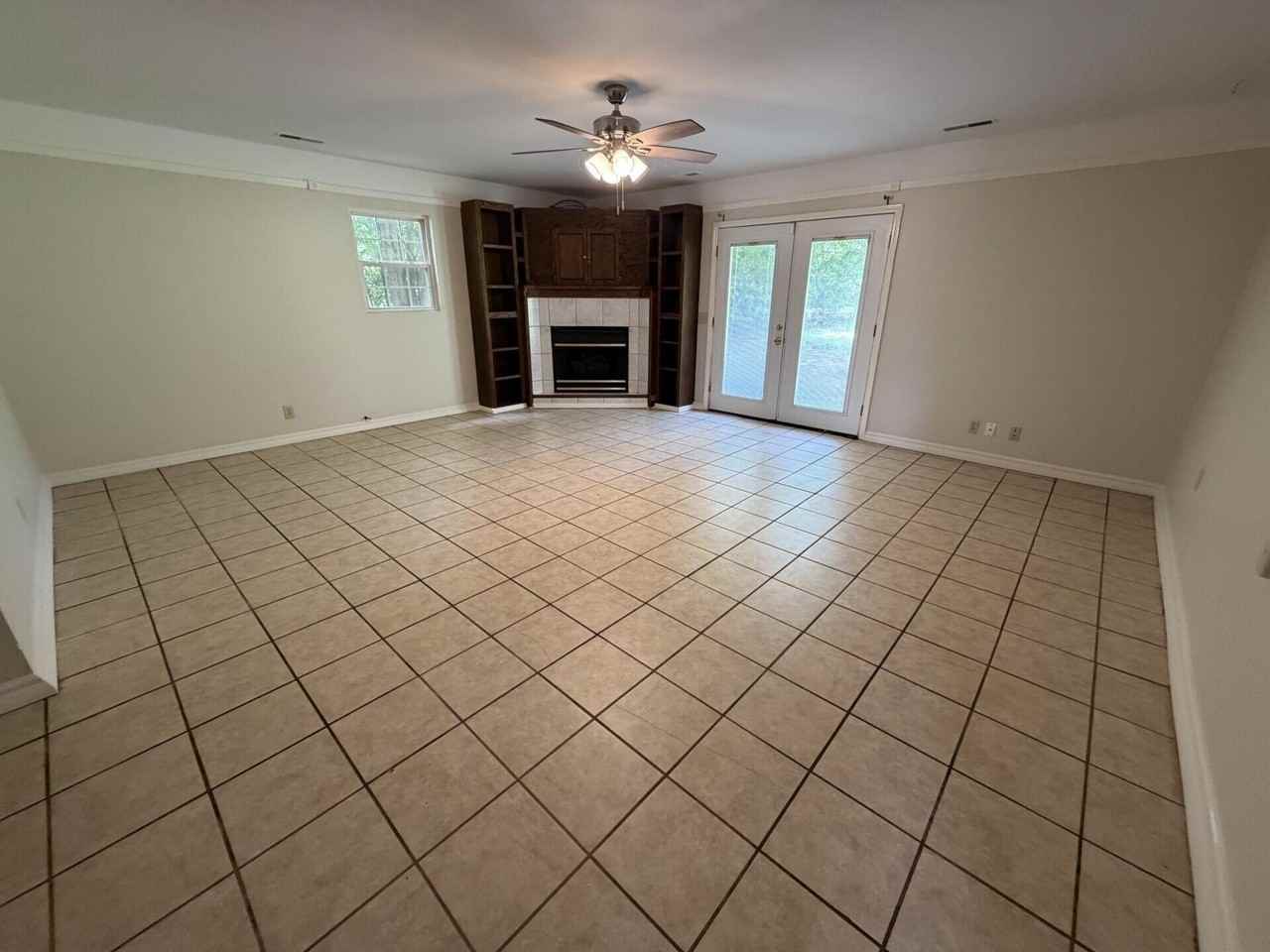 5830 Lost Creek Dr - Photo 7 of 17