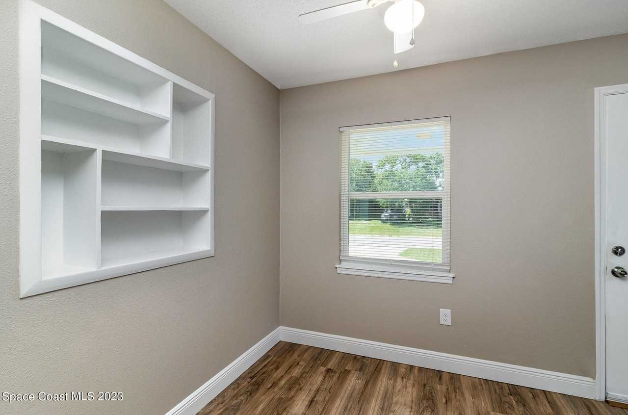 2567 Pepper Ave - Photo 3 of 13