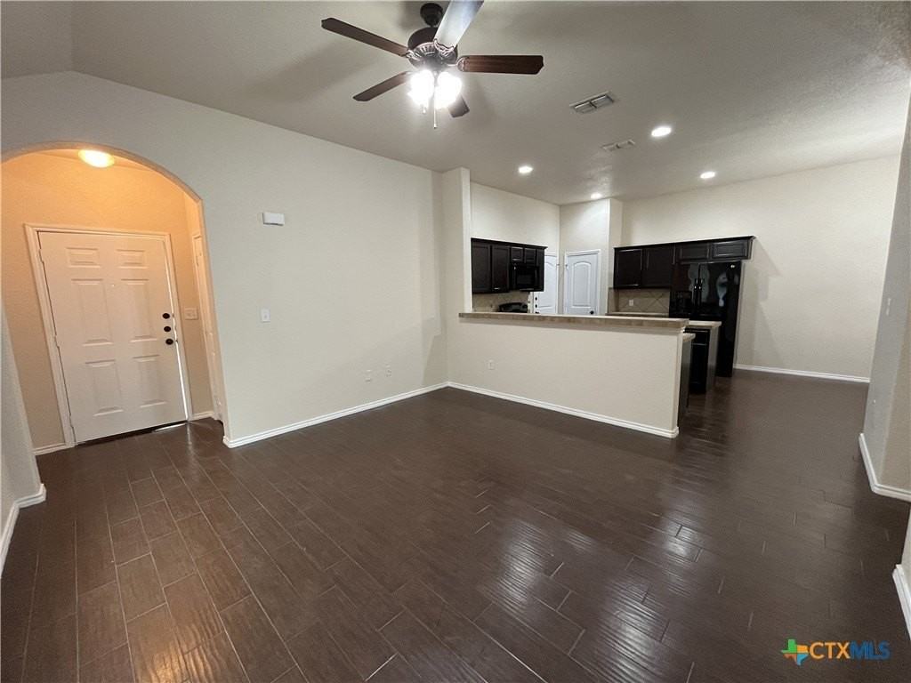 685 Creekside Cir - Photo 5 of 18