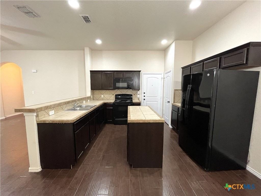 685 Creekside Cir - Photo 6 of 18