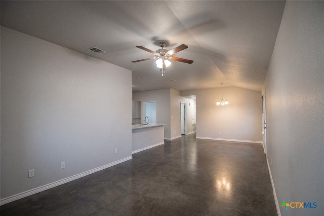 300 Lowes Blvd #B - Photo 3 of 19