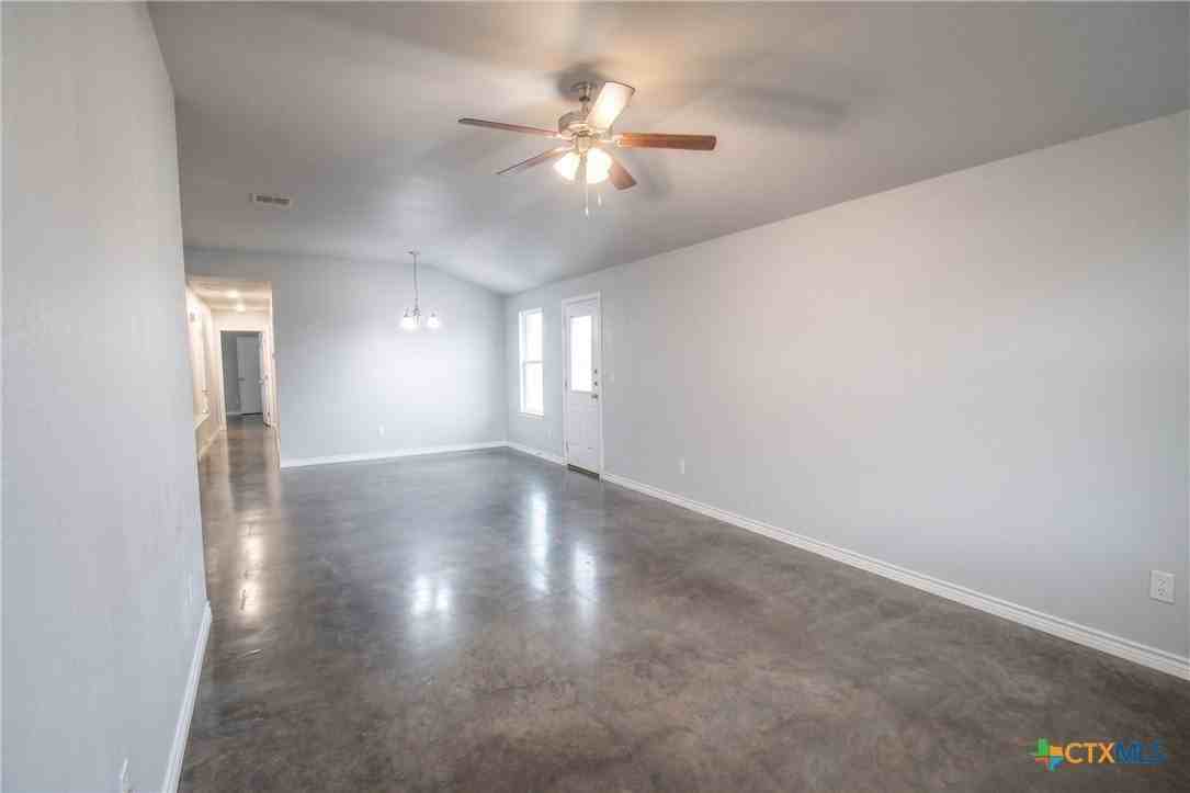 300 Lowes Blvd #B - Photo 4 of 19