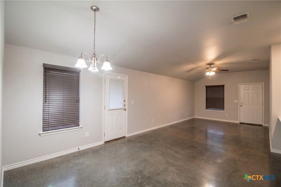 300 Lowes Blvd #B - Photo 6 of 19