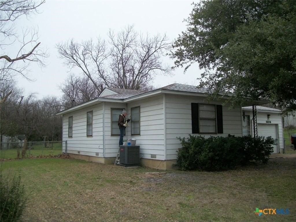 1506 Terrace Dr - Photo 2 of 4