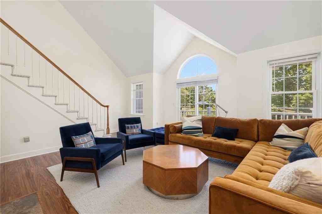 223 Corey Ln - Photo 3 of 35