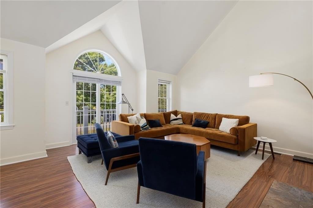 223 Corey Ln - Photo 4 of 35