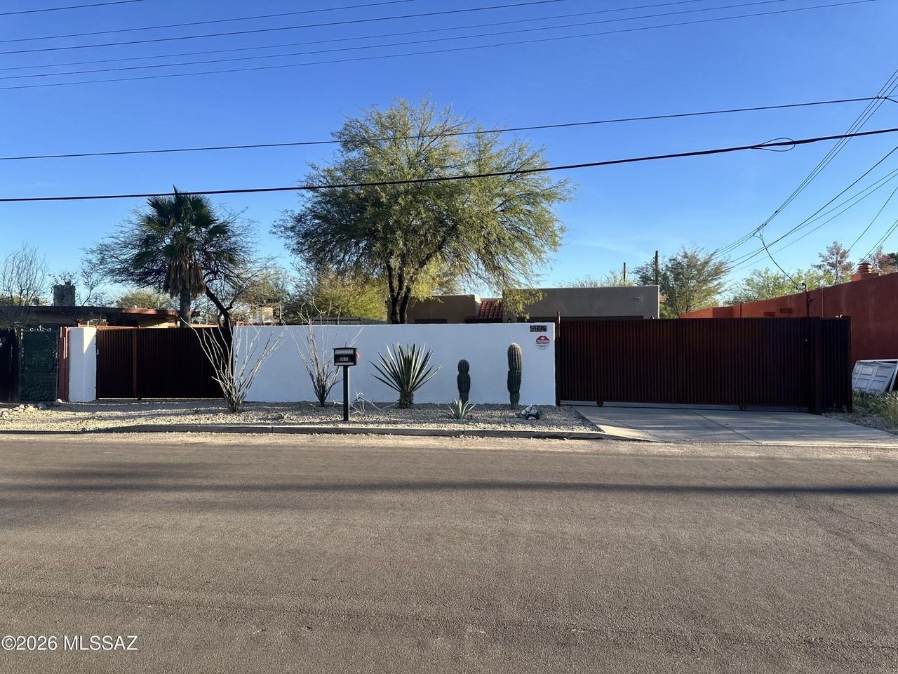 5836 E Lee St - Photo 3 of 16