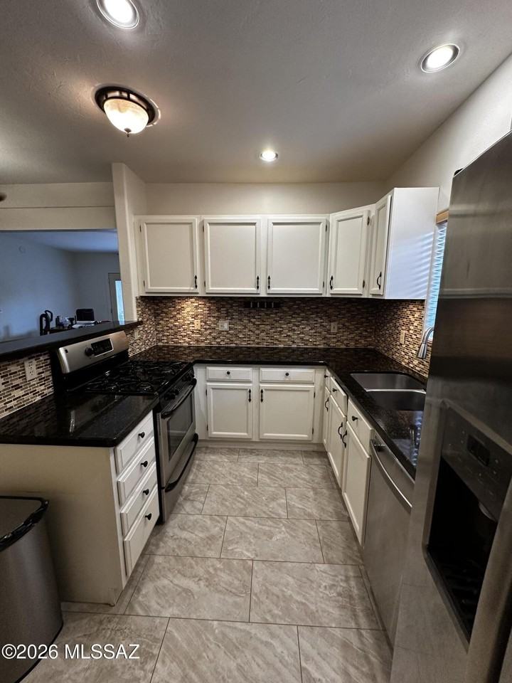 5836 E Lee St - Photo 5 of 16