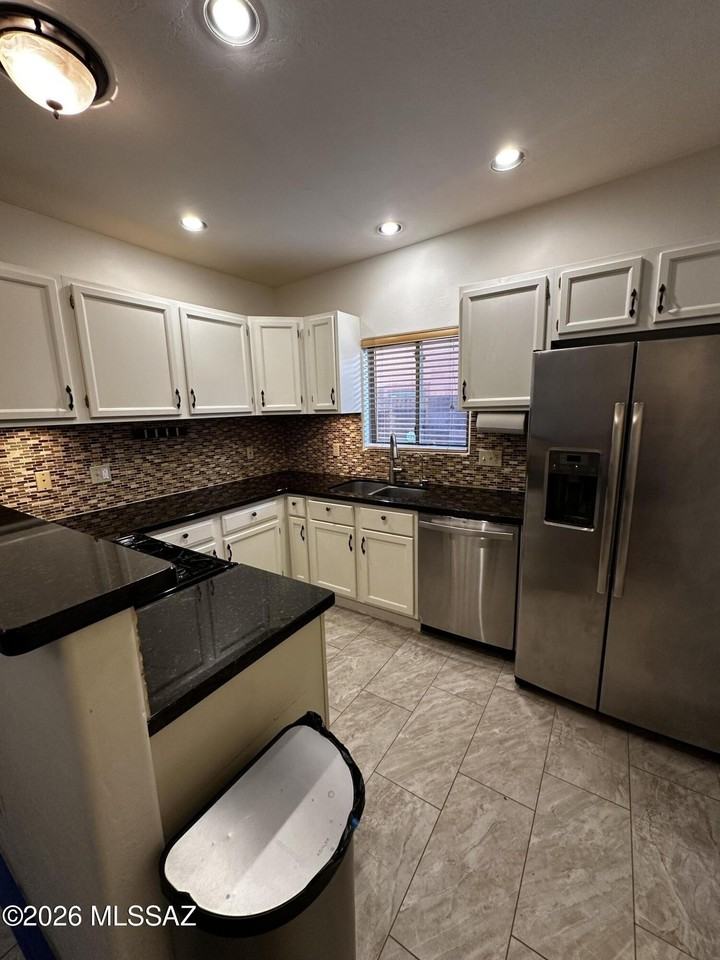 5836 E Lee St - Photo 6 of 16