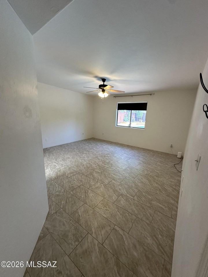 5836 E Lee St - Photo 7 of 16