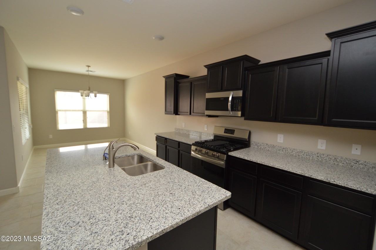 12175 E Metz Dr - Photo 5 of 16