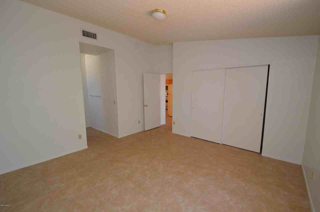 7930 S Danforth Ave - Photo 7 of 11