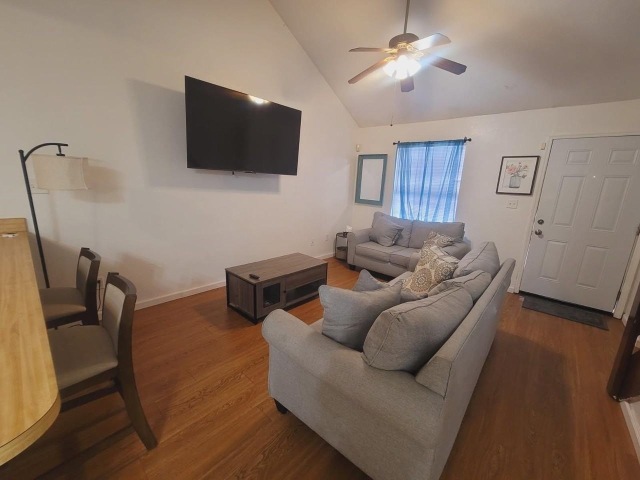 1119 Ocala Rd - Photo 3 of 24