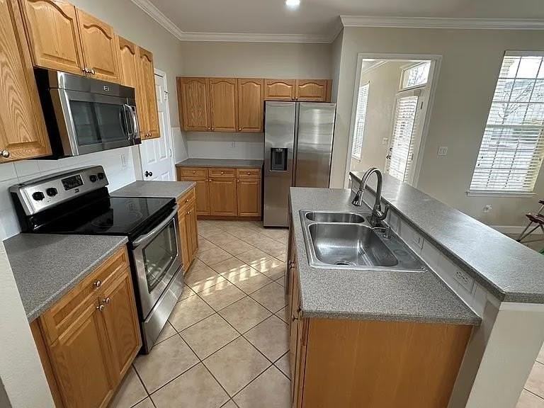 3972 Shumard Oak Blvd - Photo 5 of 16