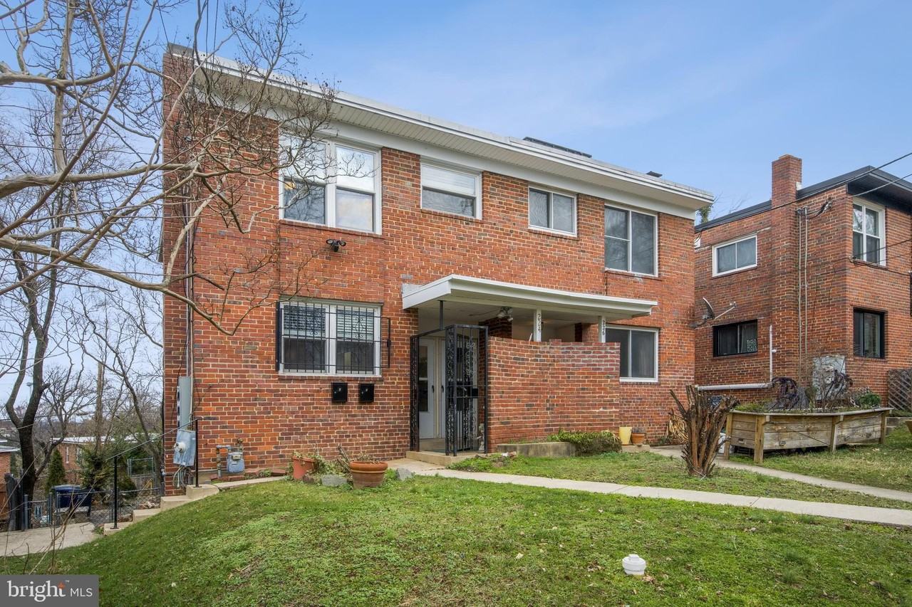 224 Webster St Ne #A - Photo 3 of 18
