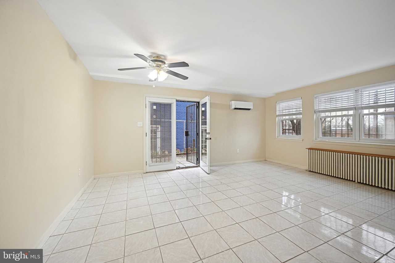 224 Webster St Ne #A - Photo 4 of 18