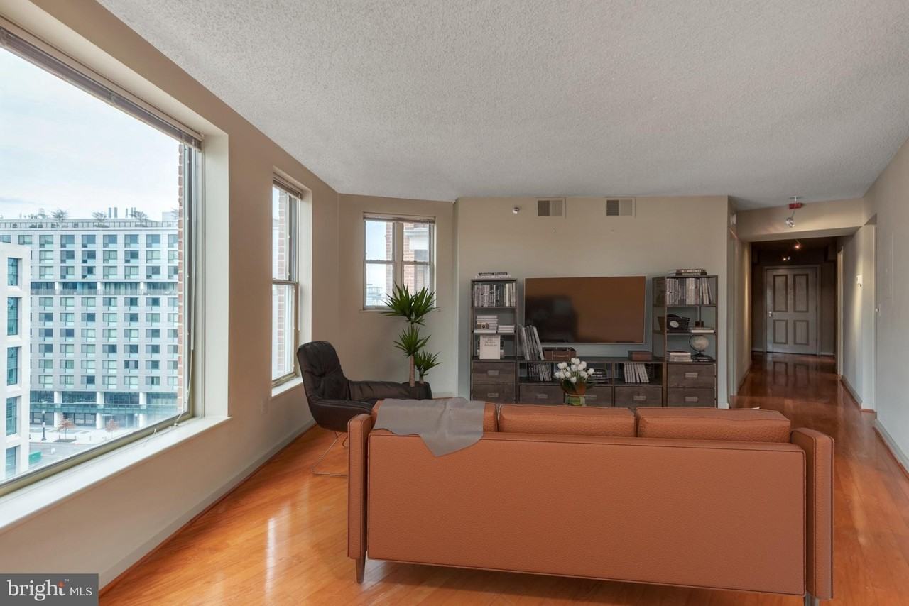 601 Pennsylvania Ave Nw #805 - Photo 3 of 18