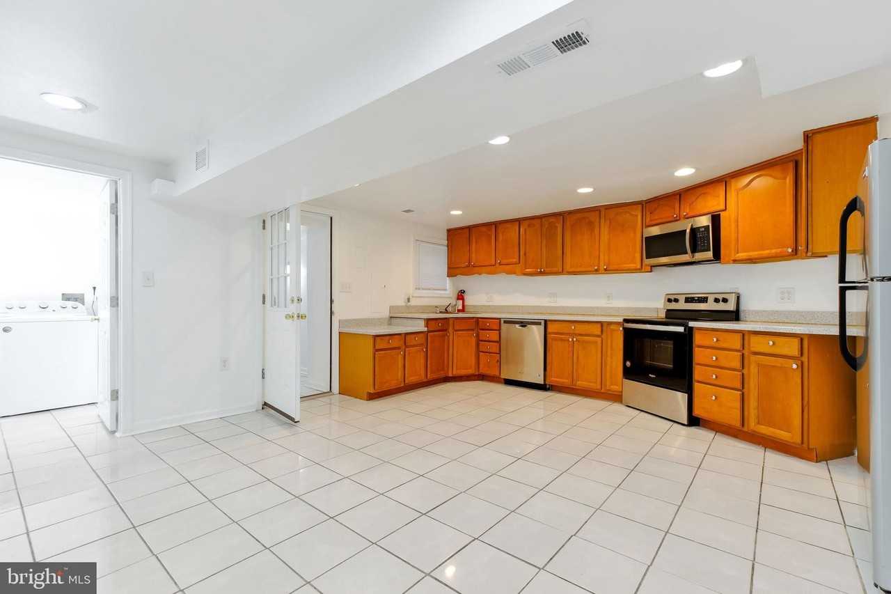 716 Rock Creek Church Rd Nw #A - Photo 7 of 15