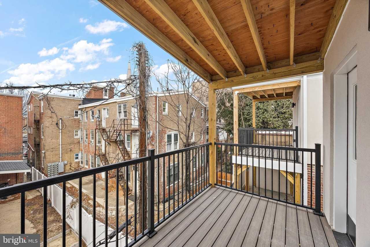 839 N Tatnall St #302 - Photo 2 of 9