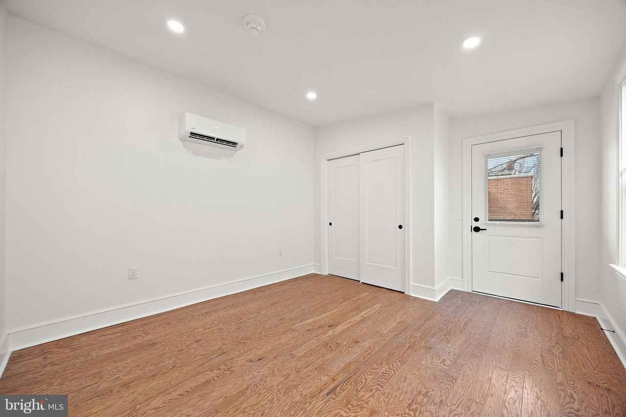 839 N Tatnall St #302 - Photo 5 of 9